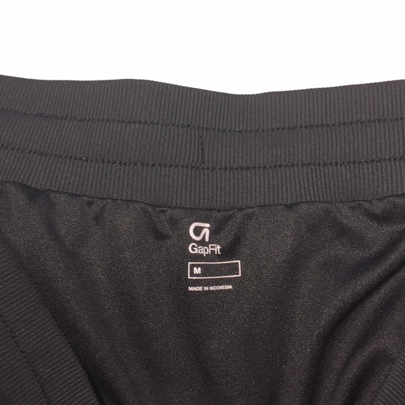Gap Athletic Shorts - Picture 3 of 4